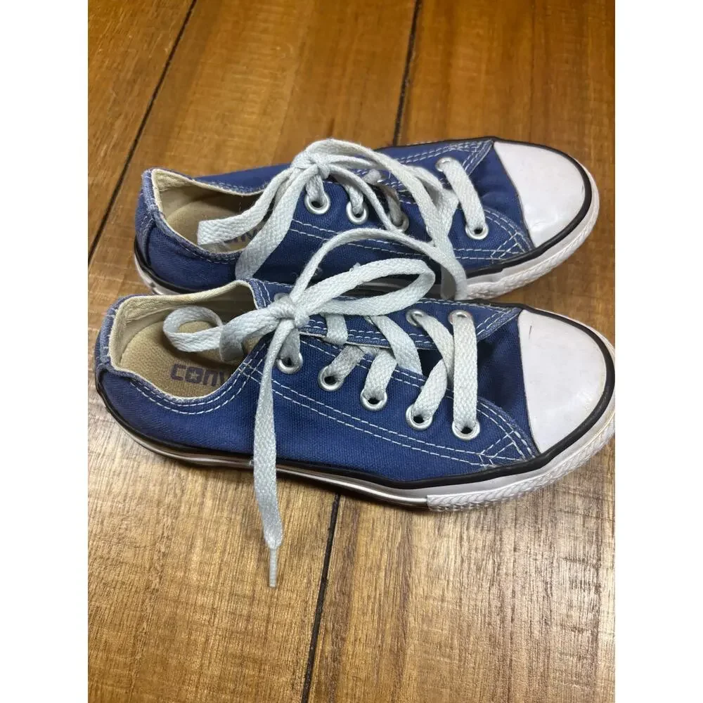 Boys chuck Taylor converse blue low top 10.5